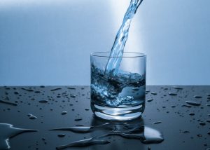 Barn dricker mycket vatten: orsaker och lösningar