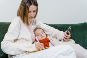 Återkommande feber hos barn: 5 vanliga orsaker
